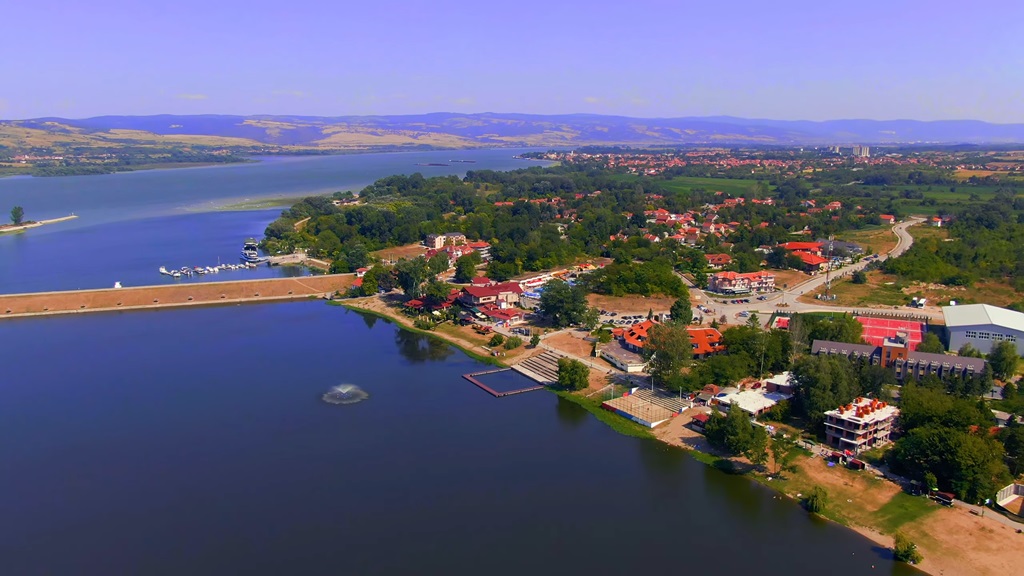 Srebrno jezero iz vazduha