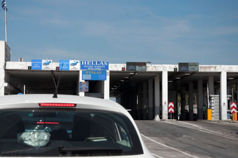 Kolona vozila na graničnom prelazu između Severne Makedonije i Grčke tokom letnje sezone