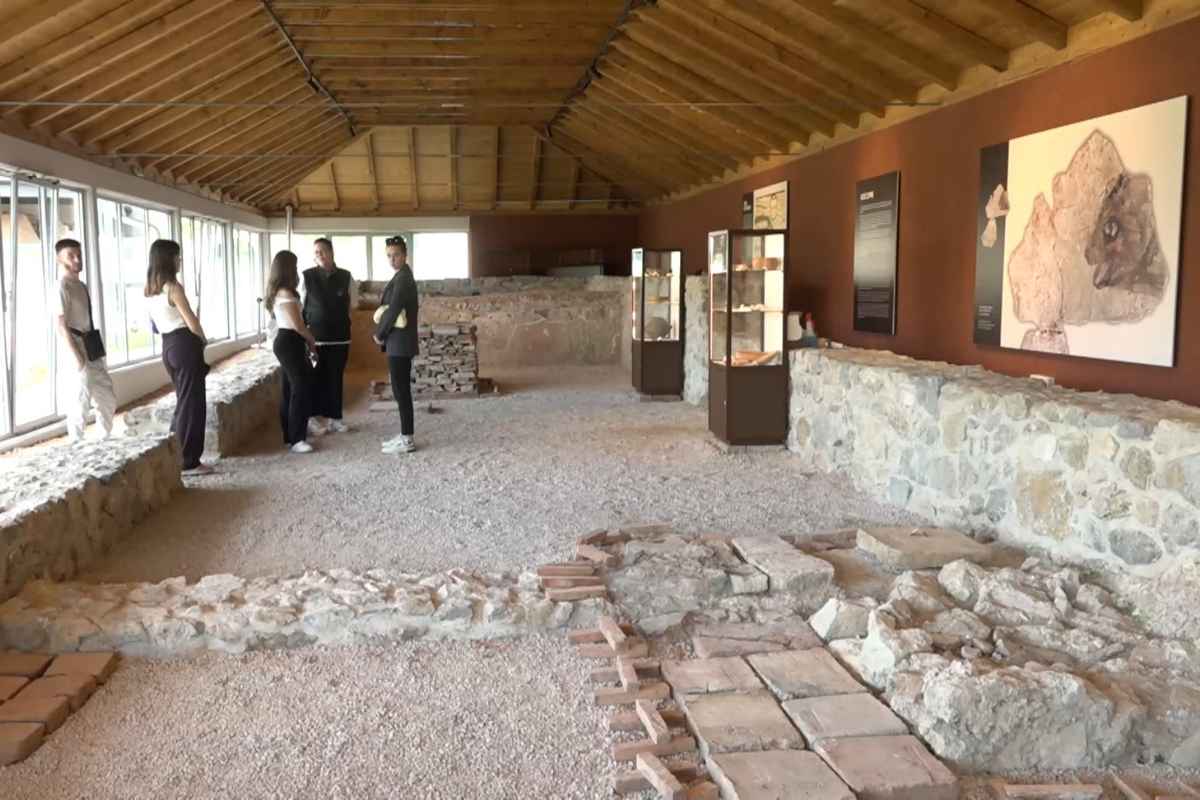 prikaz unutrašnjosti golubacke tvrdjave