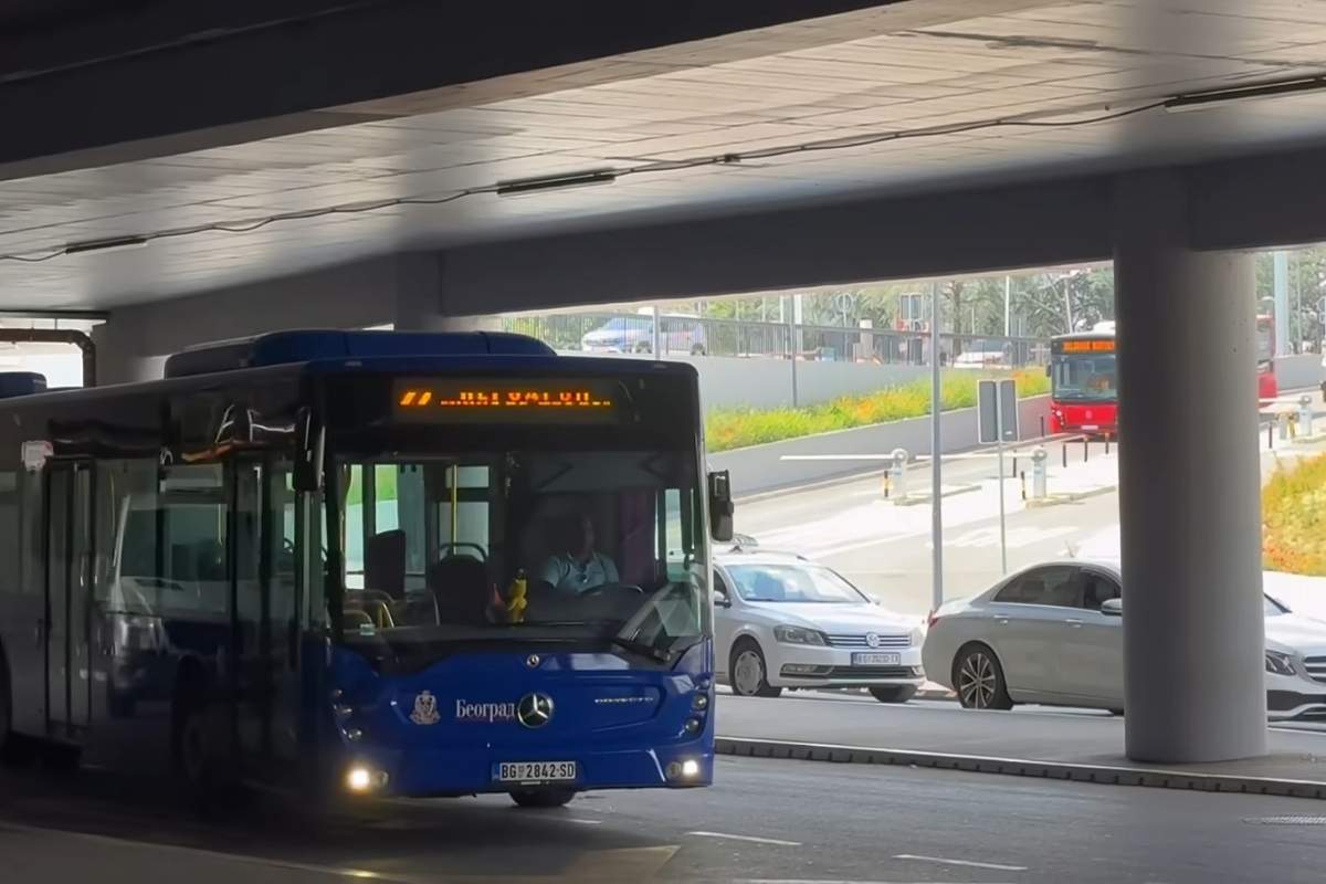 72 autobus na aerodromu nikola tesla